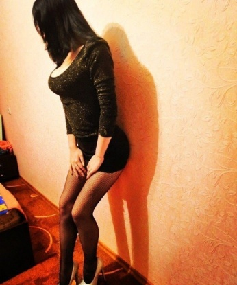 Диночка, 21